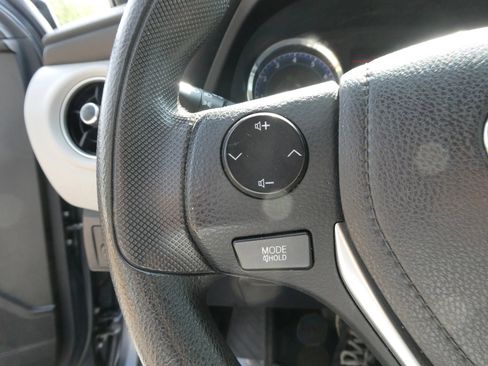 Used 2017 Toyota Corolla LE w/ Carpet Mat Package (TMS) FWD image 12