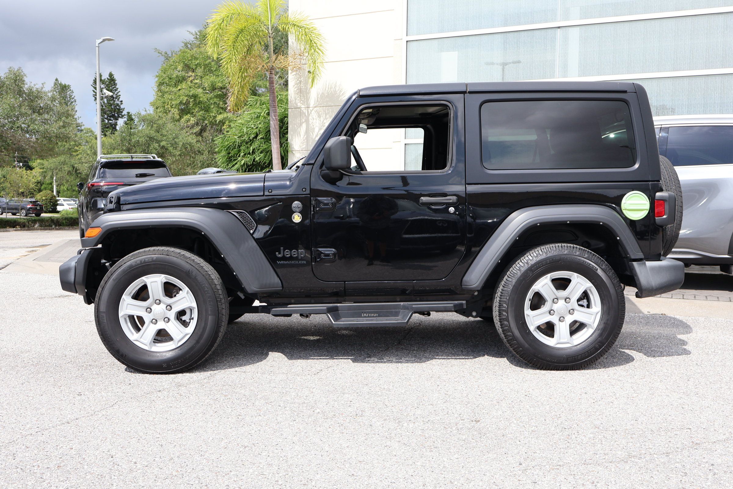 Used 2022 Jeep Wrangler Sport AWD/4WD image 4