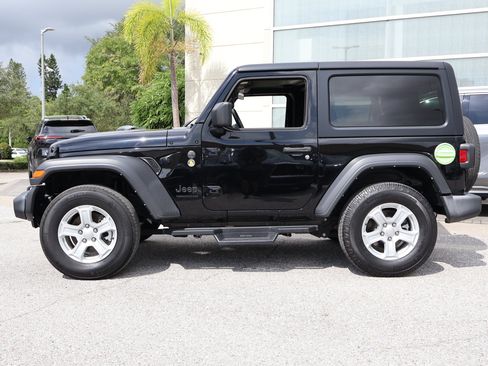 Used 2022 Jeep Wrangler Sport AWD/4WD image 4