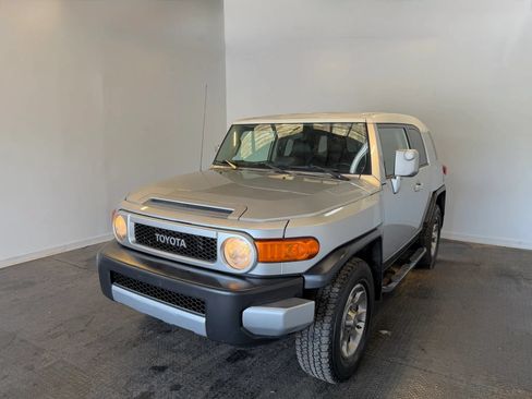 Used 2007 Toyota FJ Cruiser 4WD image 2