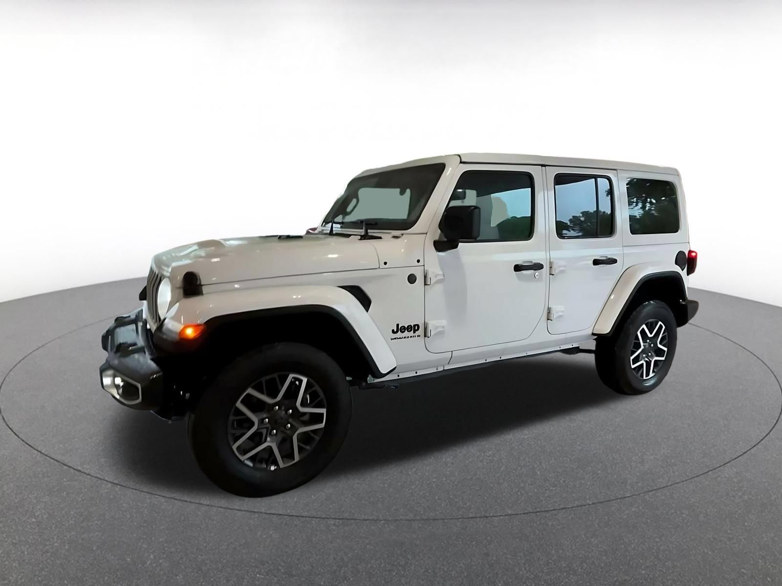 Used 2025 Jeep Wrangler Unlimited Sahara AWD/4WD image 7