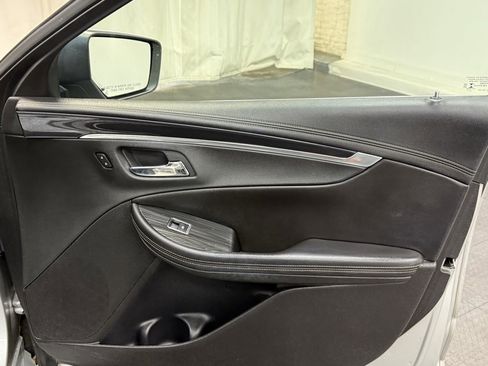 Used 2018 Chevrolet Impala LT image 17