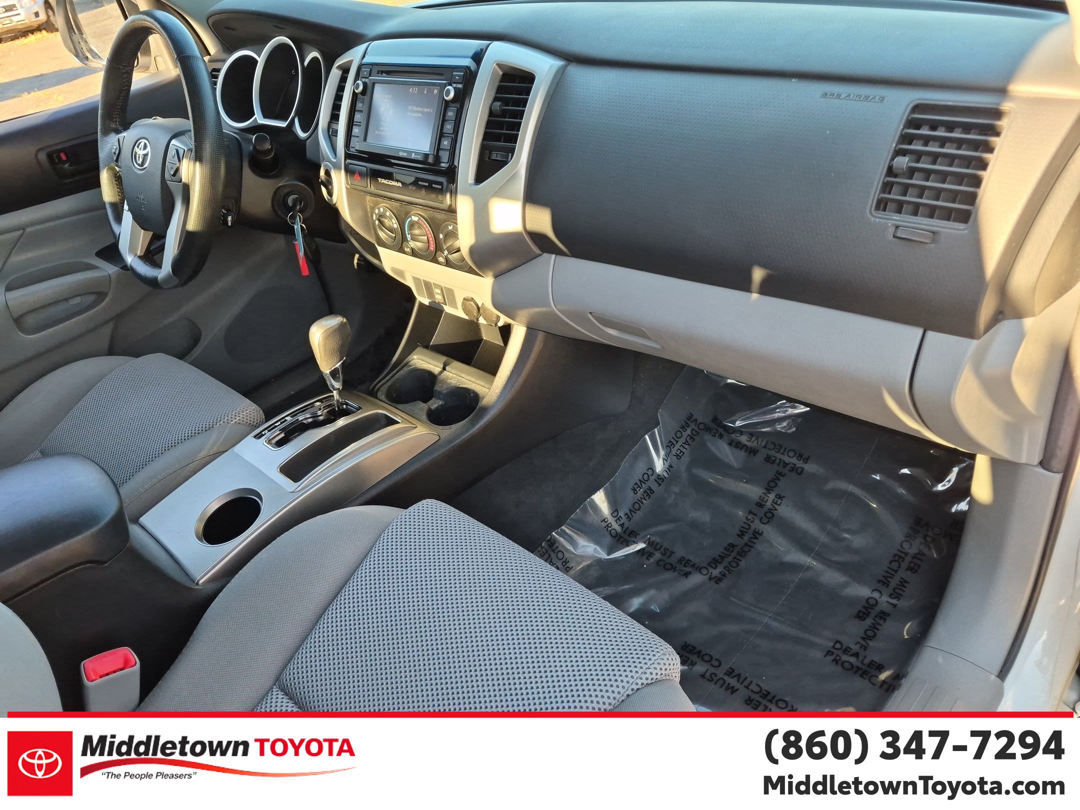 Used 2015 Toyota Tacoma 4x4 Access Cab V6 w/ TRD Sport Package image 34