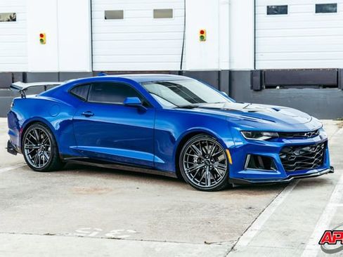 Used 2020 Chevrolet Camaro ZL1 image 44