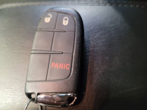 Used 2025 Jeep Compass Trailhawk AWD/4WD image 32