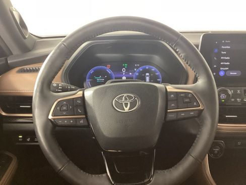 Used 2025 Toyota Grand Highlander AWD Hybrid image 14
