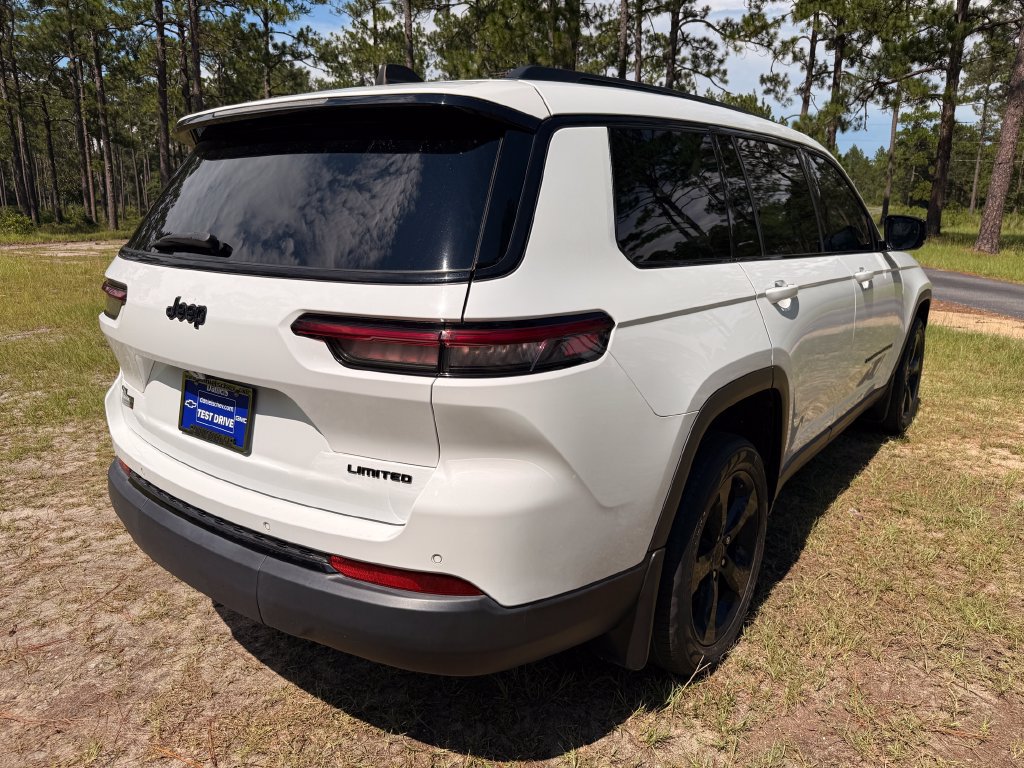 Used 2023 Jeep Grand Cherokee L Limited w/ Black Appearance Package RWD image 5