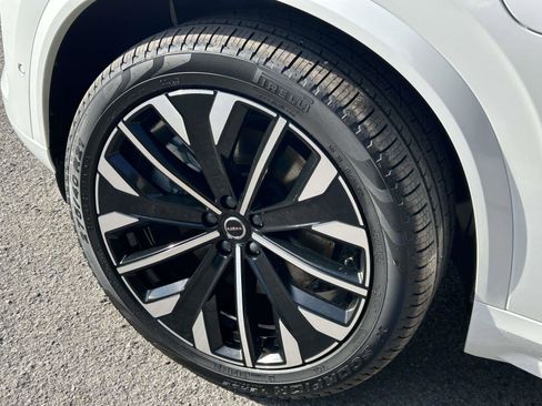 New 2026 Volvo XC90 T8 Plus image 9