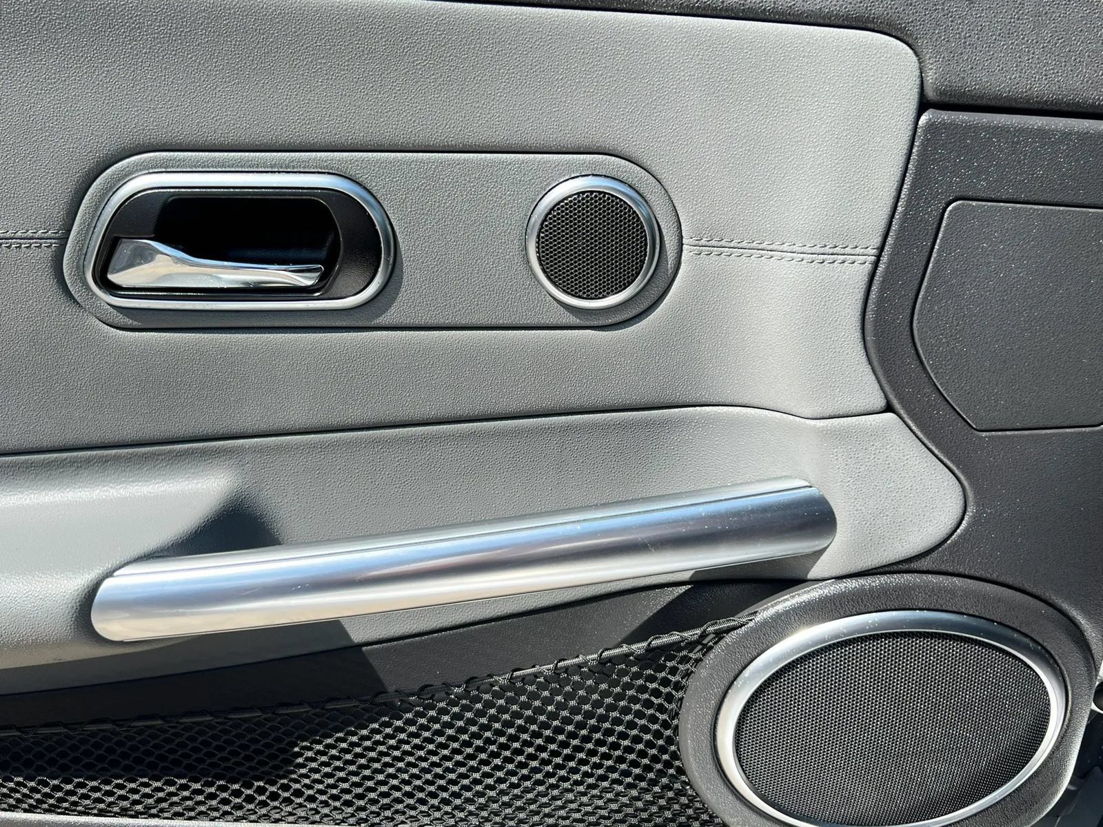 Used 2007 Chrysler Crossfire Limited RWD image 9