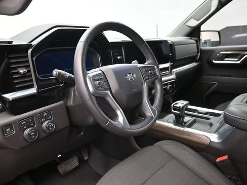 Used 2022 Chevrolet Silverado 1500 LT Trail Boss AWD/4WD image 18