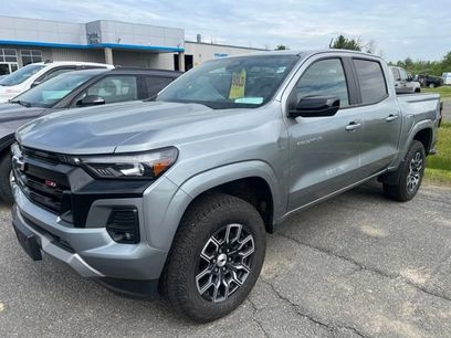 Used 2024 Chevrolet Colorado Z71 w/ Z71 Convenience Package 2