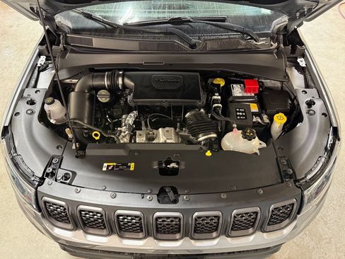 Used 2023 Jeep Compass Trailhawk w/ Trailhawk Convenience Group AWD/4WD image 32