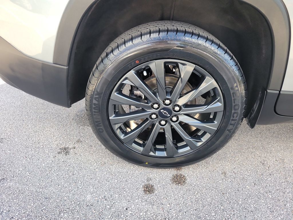 Used 2023 Chevrolet Traverse RS FWD image 31
