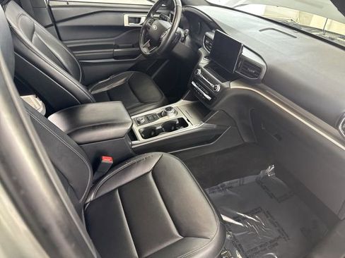 Used 2020 Ford Explorer XLT w/ Equipment Group 202A image 21