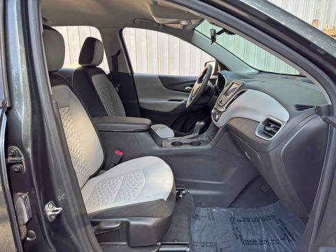 Used 2020 Chevrolet Equinox LS FWD image 13