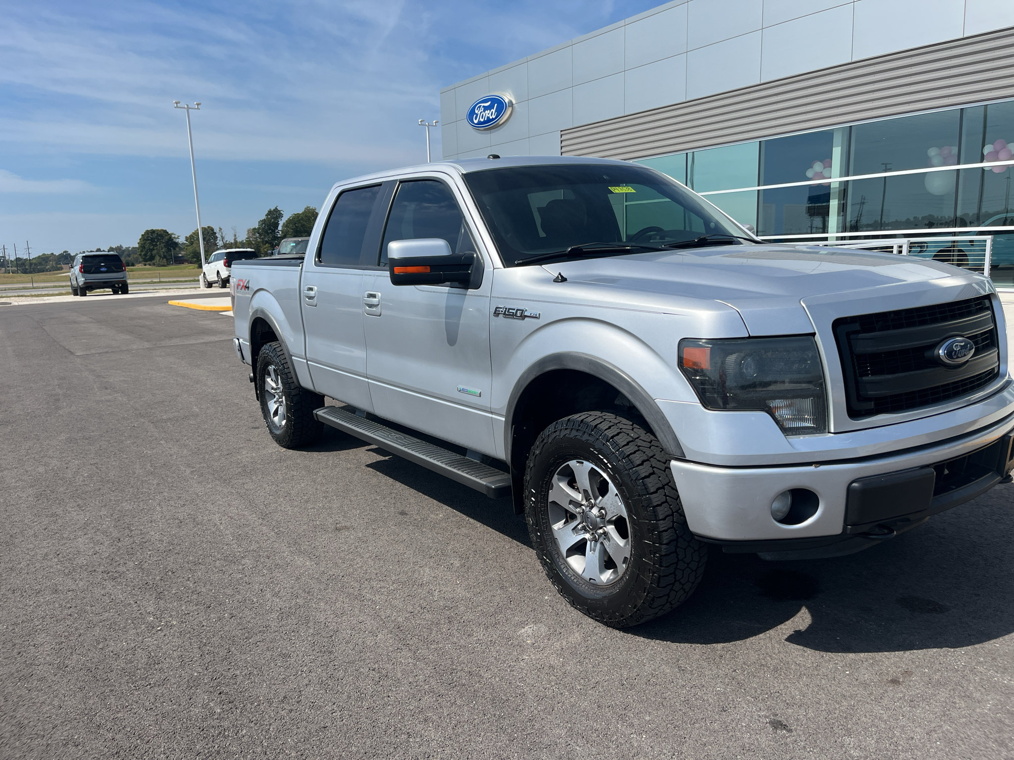 Used 2014 Ford F150 FX4 w/ Equipment Group 402A Luxury AWD/4WD image 3