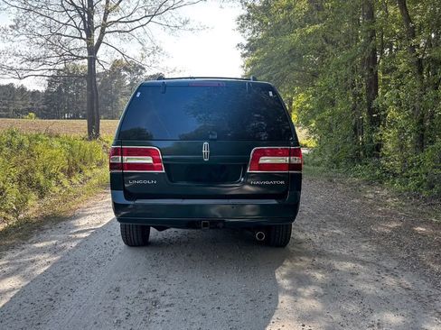 Used 2012 Lincoln Navigator L 2WD image 4