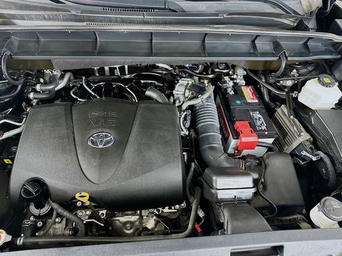 Used 2021 Toyota Highlander XSE AWD/4WD image 35
