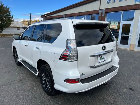 Used 2023 Lexus GX 460 Premium w/ Premium Package AWD/4WD image 3