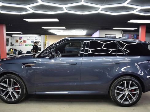 Used 2023 Land Rover Range Rover Sport SE Dynamic image 8