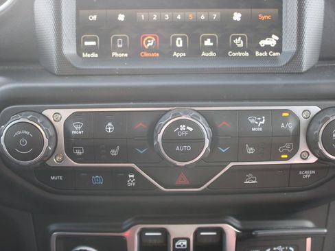 Used 2023 Jeep Wrangler Unlimited Sahara w/ Cold Weather Group AWD/4WD image 26