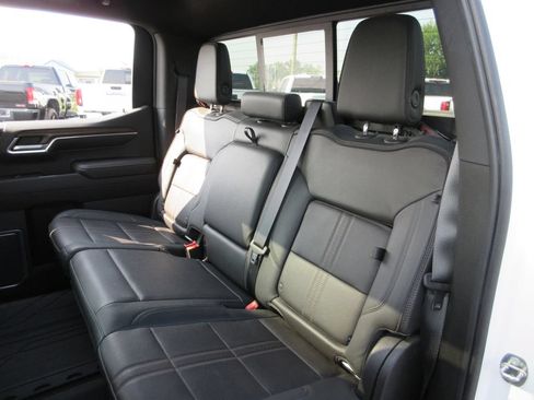 Used 2022 Chevrolet Silverado 1500 High Country w/ High Country Premium Package AWD/4WD image 25