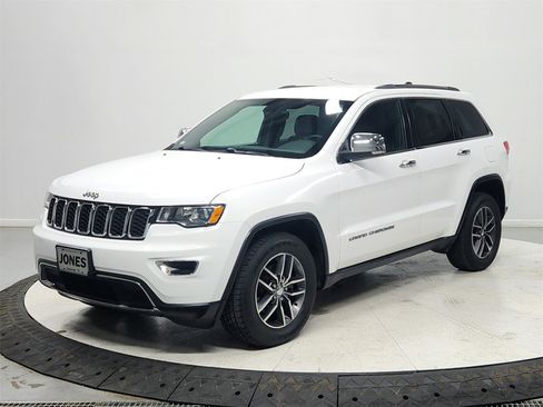 Used 2018 Jeep Grand Cherokee Limited image 3