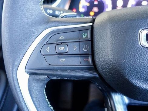 New 2025 Jeep Grand Cherokee L Altitude image 4