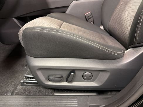 Used 2023 Nissan Rogue SV FWD image 15