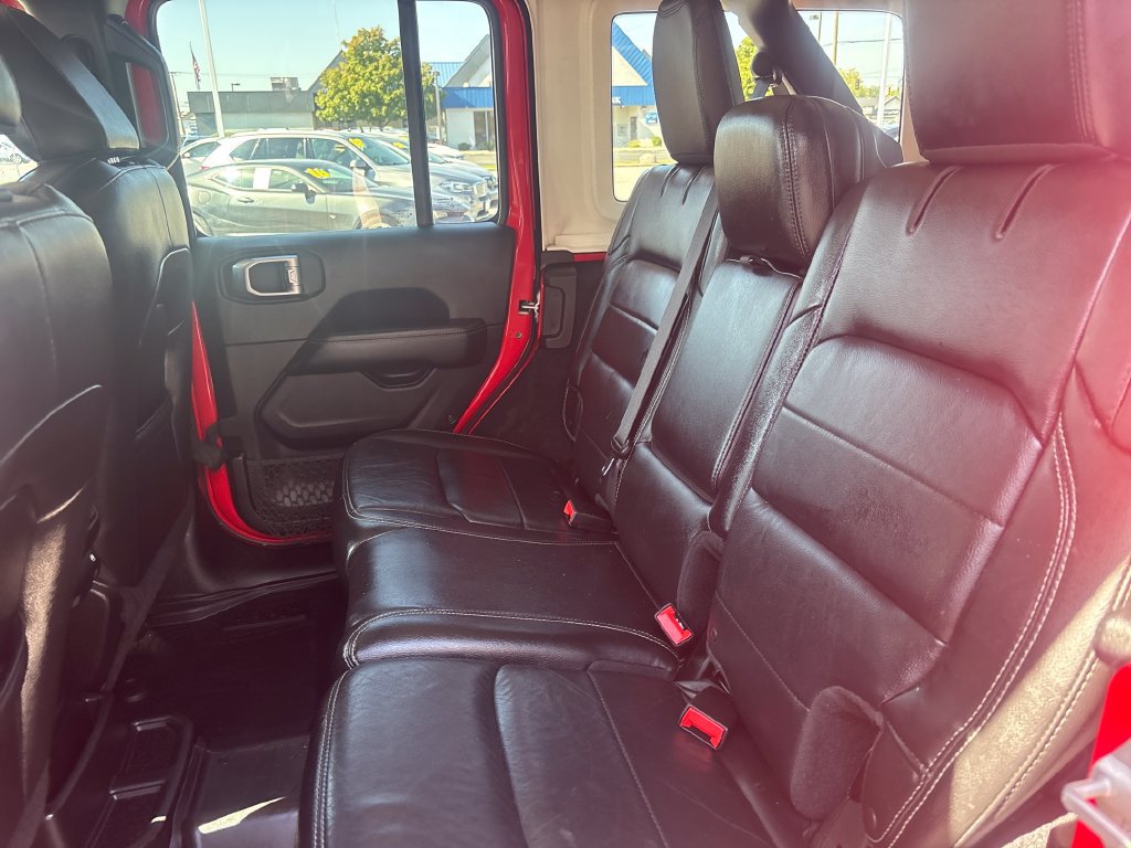 Used 2018 Jeep Wrangler Unlimited Sahara AWD/4WD image 32