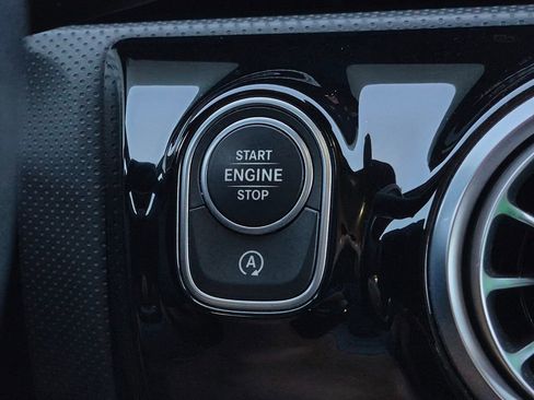 Used 2025 Mercedes-Benz CLA 250 image 29