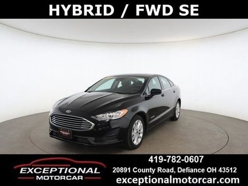 Used 2019 Ford Fusion SE image 1