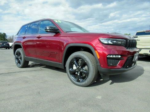 New 2025 Jeep Grand Cherokee Limited w/ Luxury Tech Group II image 11