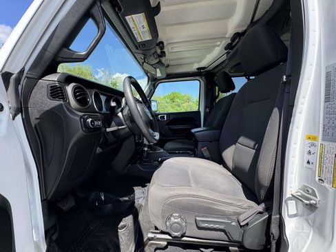 Used 2018 Jeep Wrangler Unlimited Sport AWD/4WD image 14