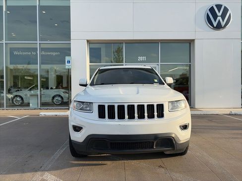 Used 2015 Jeep Grand Cherokee Laredo w/ Quick Order Package 23E image 2