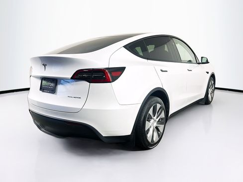 Used 2023 Tesla Model Y AWD image 9