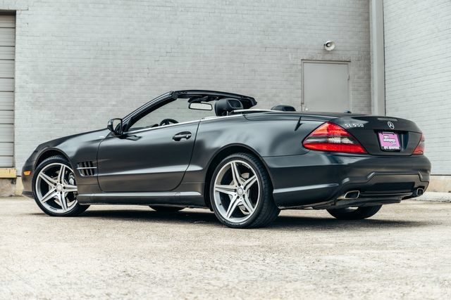 Used 2011 Mercedes-Benz SL 550 image 3