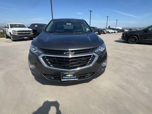 Used 2020 Chevrolet Equinox LS w/ LS Convenience Package image 3