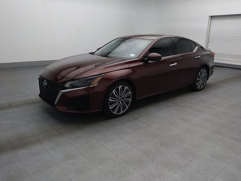 Used 2023 Nissan Altima 2.5 SL FWD image 2