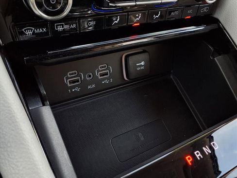 Used 2022 Jeep Grand Cherokee Overland w/ Advanced Protech Group III image 8