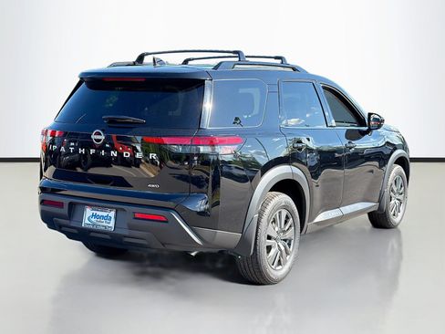 Used 2025 Nissan Pathfinder SV AWD/4WD image 5