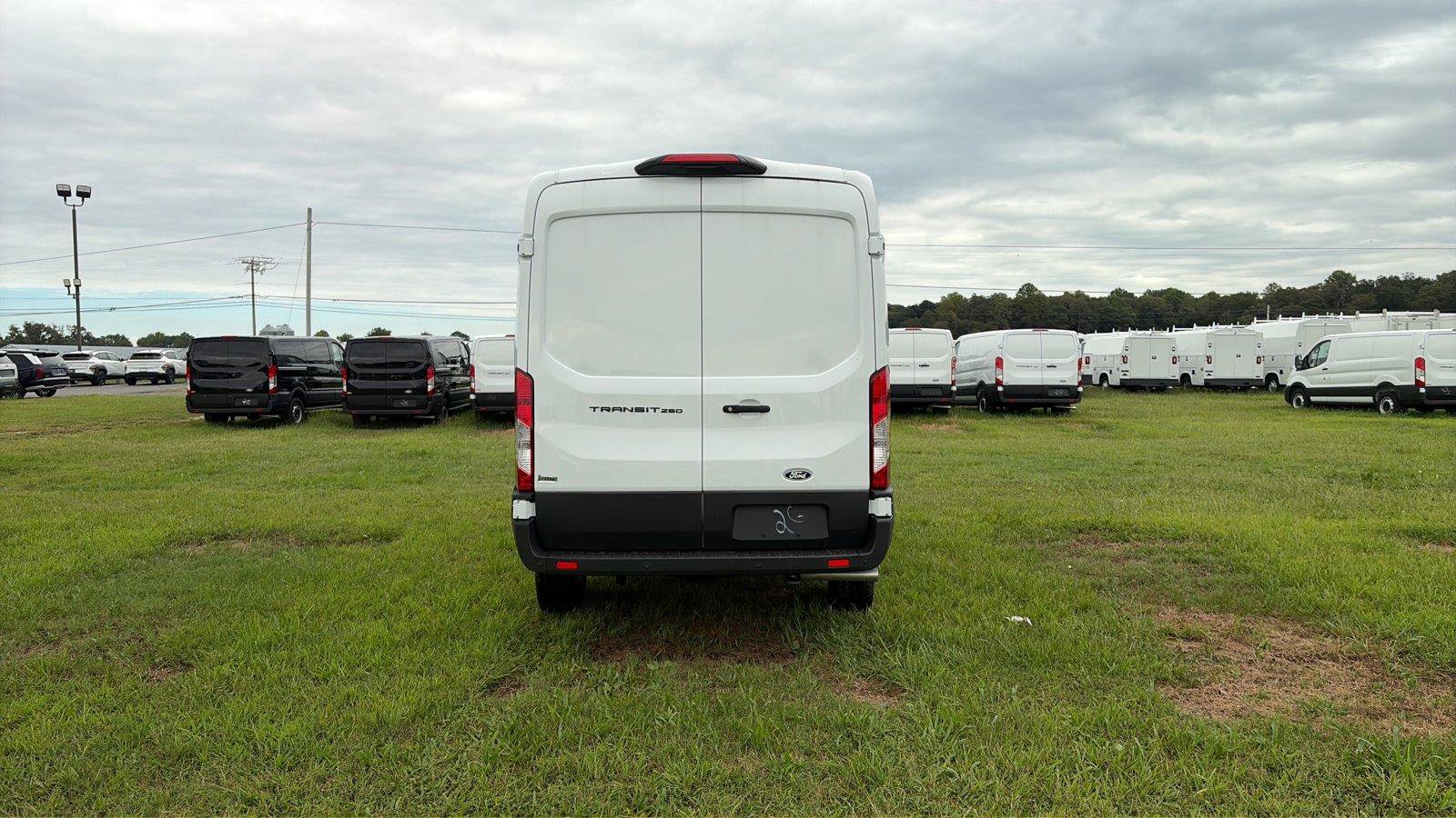 New 2026 Ford Transit 250 148 Medium Roof RWD image 4