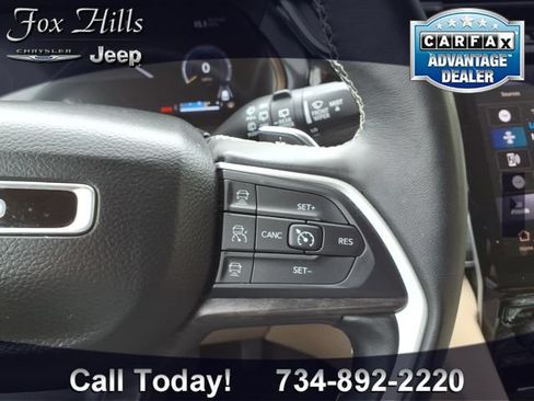 Used 2022 Jeep Grand Cherokee Limited AWD/4WD image 18