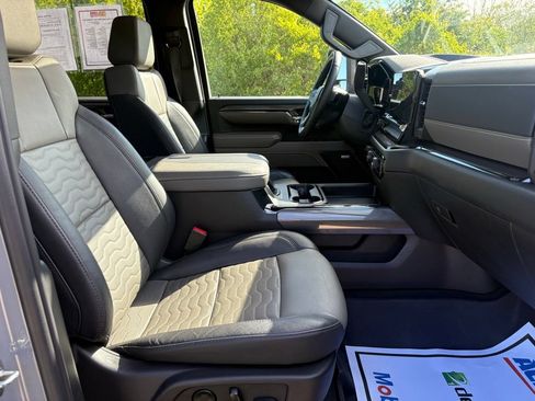 Used 2024 Chevrolet Silverado 2500 ZR2 w/ Technology Package AWD/4WD image 43
