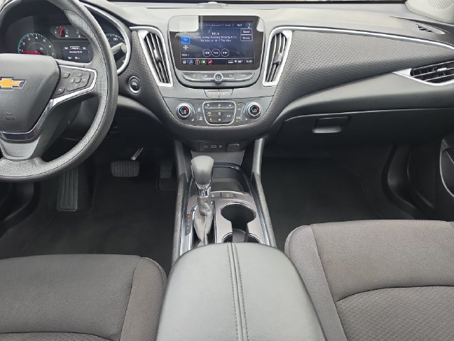 Used 2025 Chevrolet Malibu LT FWD image 14