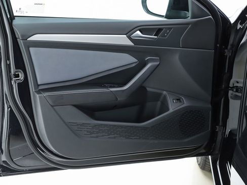 New 2026 Volkswagen Jetta SE FWD image 18