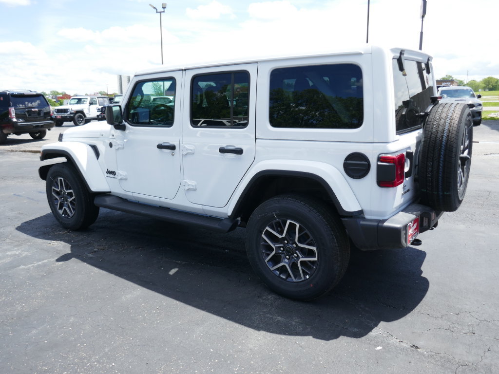 New 2026 Jeep Wrangler Unlimited Sahara AWD/4WD image 5