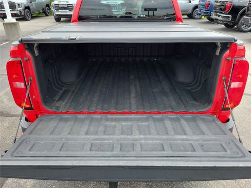 Used 2019 Chevrolet Colorado W/T w/ WT Convenience Package AWD/4WD image 8