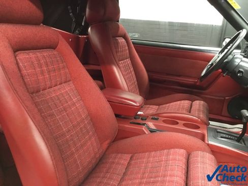 Used 1989 Ford Mustang GT RWD image 36