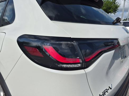 Certified 2024 Honda HR-V LX image 8